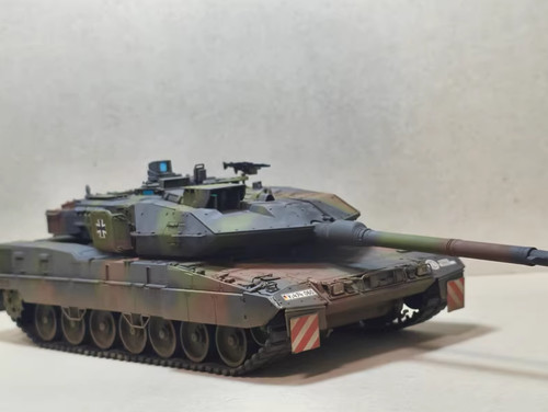 Scale german leopard 2a7v - 1/35,