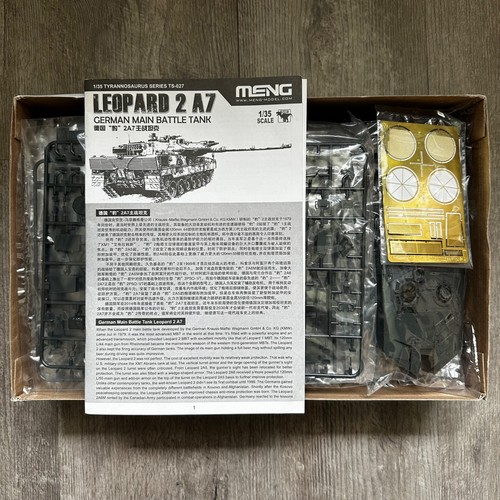 Meng tank model kit - tank,
